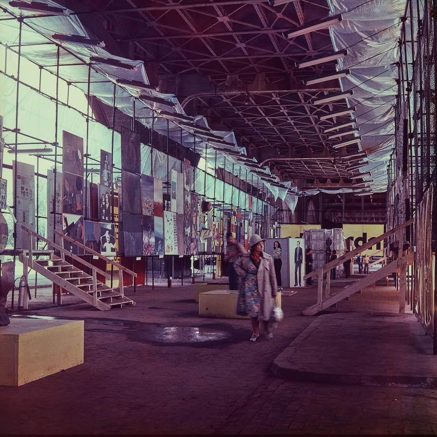 Wystawa CDN - &bdquo;Prezentacje Sztuki Młodych&rdquo;, Pod Mostem Poniatowskiego, Warszawa, 1977