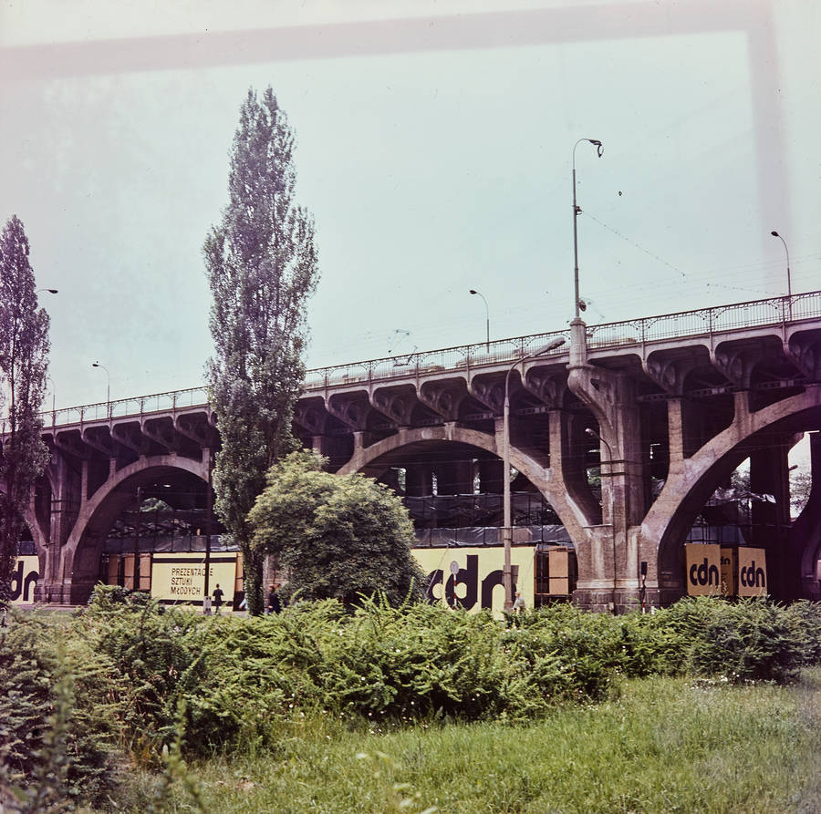 Wystawa CDN - &bdquo;Prezentacje Sztuki Młodych&rdquo;, Pod Mostem Poniatowskiego, Warszawa, 1977