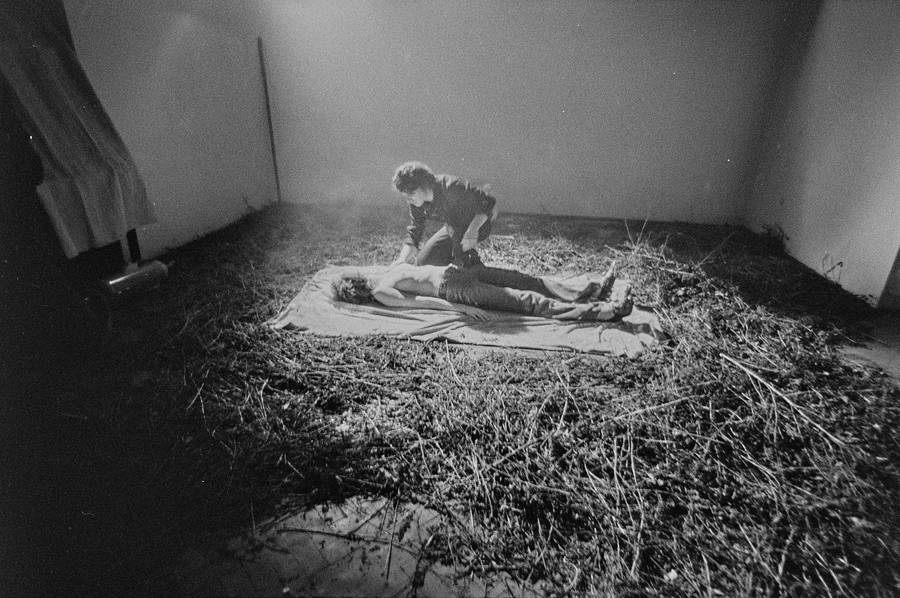 Krzysztof Zarębski, performans &bdquo;Kwiaty&rdquo;, Liga Kobiet, Warszawa, 1971