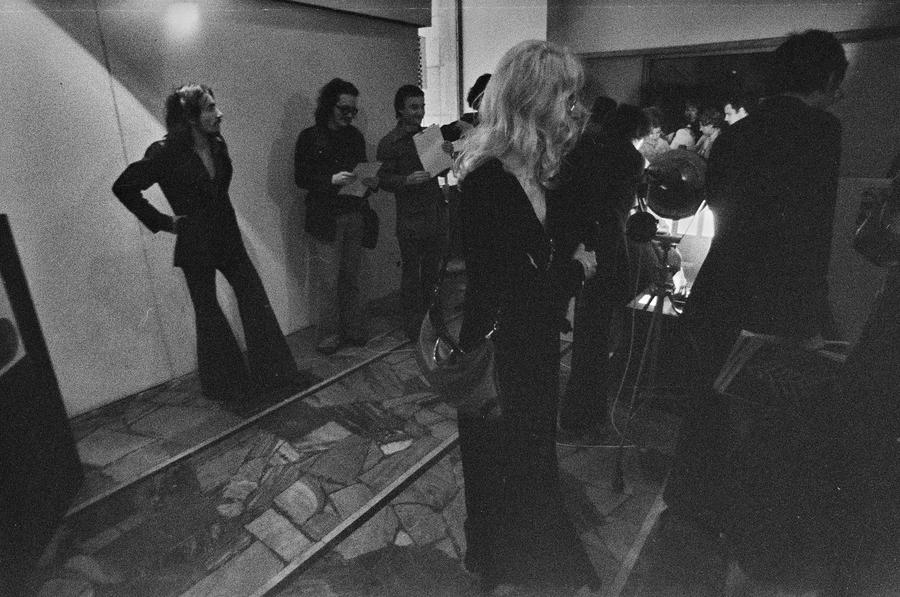 Natalia LL, &bdquo;Sztuka konsumpcyjna&rdquo;, wystawa i projekcja film&oacute;w, Galeria Wsp&oacute;łczesna, Warszawa 1975