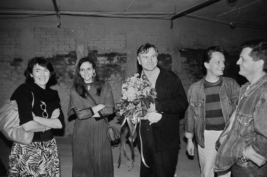 Wystawa &bdquo;Lochy Manhattanu, czyli sztuka innych medi&oacute;w&rdquo;, garaże, Ł&oacute;dź, 1989