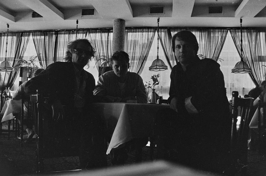 Wystawa &bdquo;Lochy Manhattanu, czyli sztuka innych medi&oacute;w&rdquo;, garaże, Ł&oacute;dź, 1989