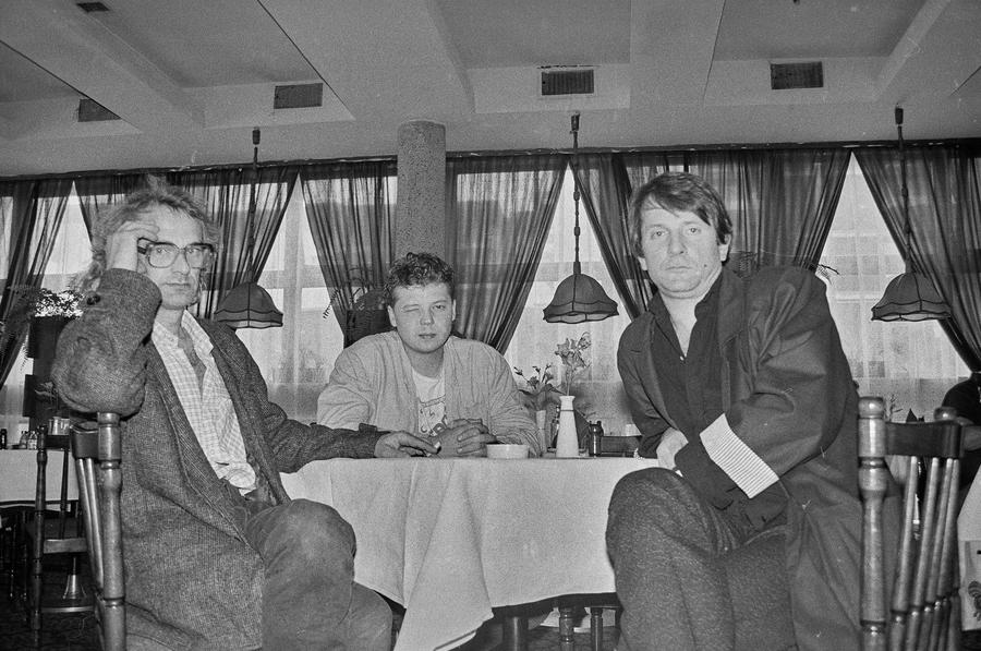 Wystawa &bdquo;Lochy Manhattanu, czyli sztuka innych medi&oacute;w&rdquo;, garaże, Ł&oacute;dź, 1989