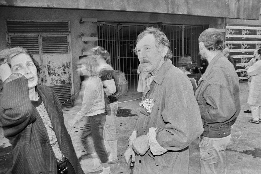 Wystawa &bdquo;Lochy Manhattanu, czyli sztuka innych medi&oacute;w&rdquo;, garaże, Ł&oacute;dź, 1989