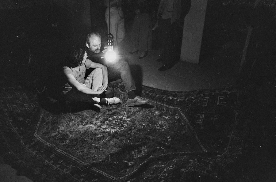 Wystawa &bdquo;Lochy Manhattanu, czyli sztuka innych medi&oacute;w&rdquo;, garaże, Ł&oacute;dź, 1989