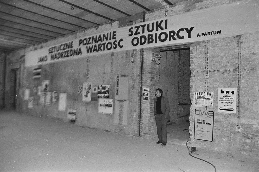 Wystawa &bdquo;Ruch łódzkiej neoawangardy 1970-1992&rdquo;, Pałac Grohmana, Ł&oacute;dź, 1992