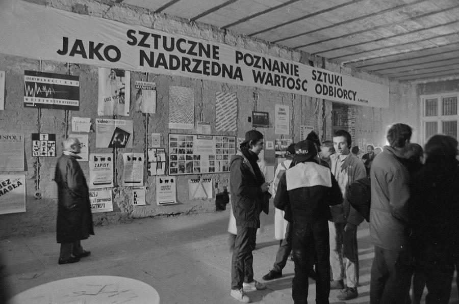 Wystawa &bdquo;Ruch łódzkiej neoawangardy 1970-1992&rdquo;, Pałac Grohmana, Ł&oacute;dź, 1992
