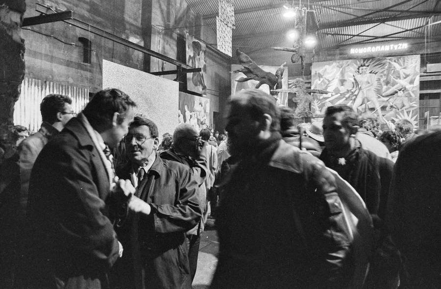 Wystawa &bdquo;Co słychać&rdquo;, dawna Fabryka Norblina, Warszawa, 1987