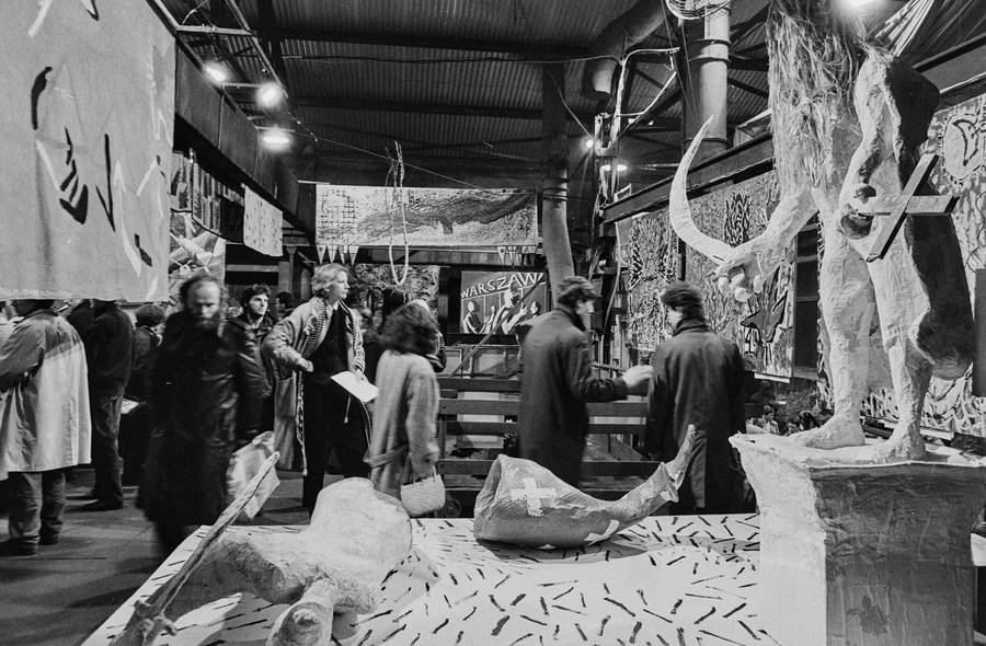 Wystawa &bdquo;Co słychać&rdquo;, dawna Fabryka Norblina, Warszawa, 1987