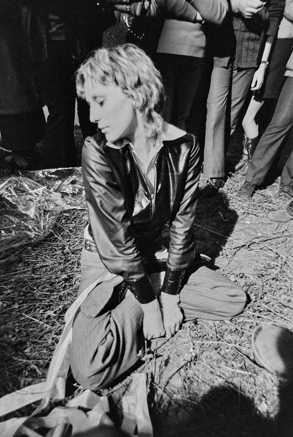 Krzysztof Zarębski, performans &bdquo;Kwiaty&rdquo;, Liga Kobiet, Warszawa, 1971