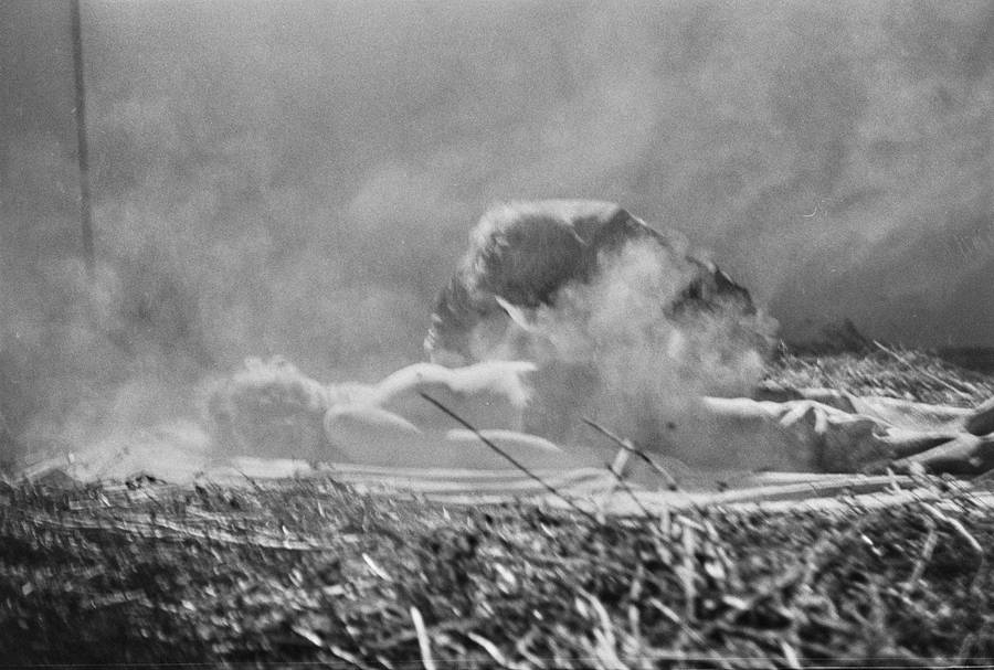 Krzysztof Zarębski, performans &bdquo;Kwiaty&rdquo;, Liga Kobiet, Warszawa, 1971