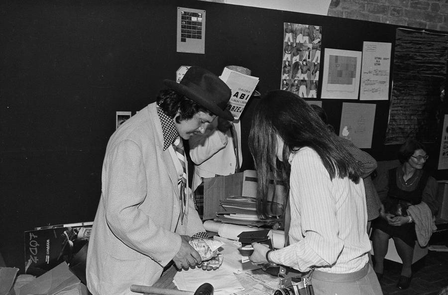 Jacek Kryszkowski, Adam Rzepecki &bdquo;Pozbędziemy się dzieł sztuki światowej i rodzimej jakie znajdują się w naszym zasięgu&rdquo;, Mała Galeria, Warszawa, 1985