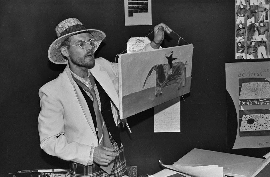 Jacek Kryszkowski, Adam Rzepecki &bdquo;Pozbędziemy się dzieł sztuki światowej i rodzimej jakie znajdują się w naszym zasięgu&rdquo;, Mała Galeria, Warszawa, 1985