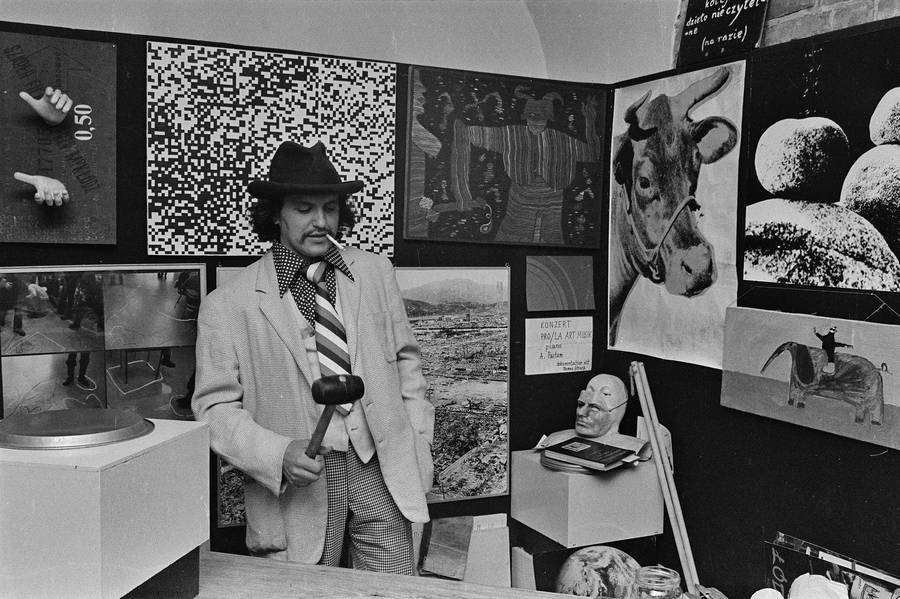 Jacek Kryszkowski, Adam Rzepecki &bdquo;Pozbędziemy się dzieł sztuki światowej i rodzimej jakie znajdują się w naszym zasięgu&rdquo;, Mała Galeria, Warszawa, 1985