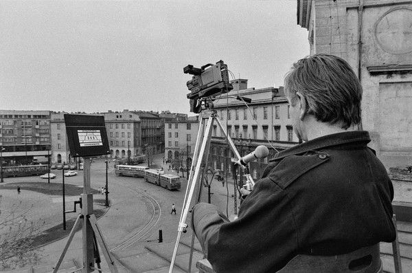 Akcja &bdquo;Video Oko&rdquo;, Józef Robakowski, w ramach &bdquo;Hotelu Sztuki&rdquo; A. Partuma, 1990