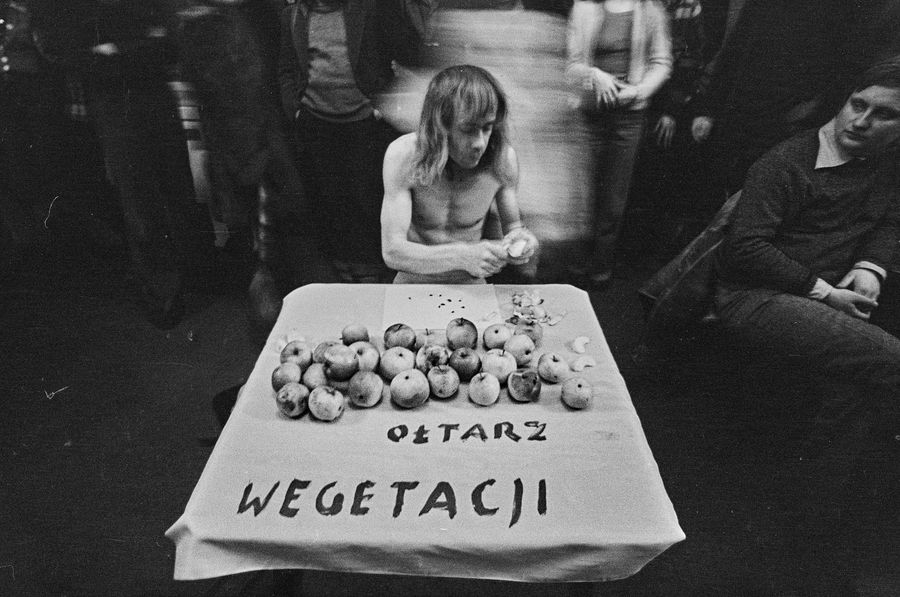 Jerzy Bereś &bdquo;Rytuał egzystencjalny&rdquo;, Galeria LDK Labirynt, 1976