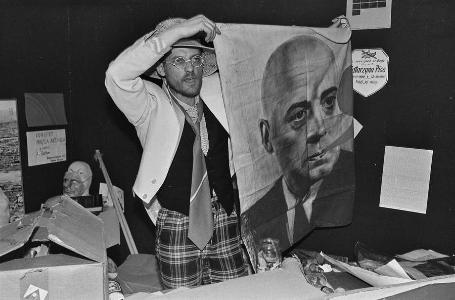 Jacek Kryszkowski, Adam Rzepecki &bdquo;Pozbędziemy się dzieł sztuki światowej i rodzimej jakie znajdują się w naszym zasięgu&rdquo;, Galeria Mała, Warszawa, 1985