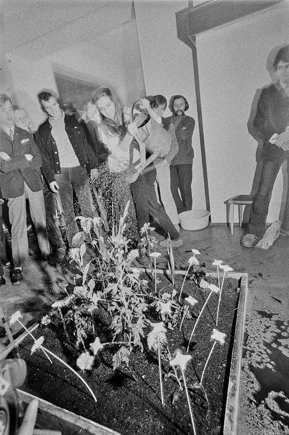 Krzysztof Zarębski, performance of "Flowers", Women's League Club, Warsaw, 1971