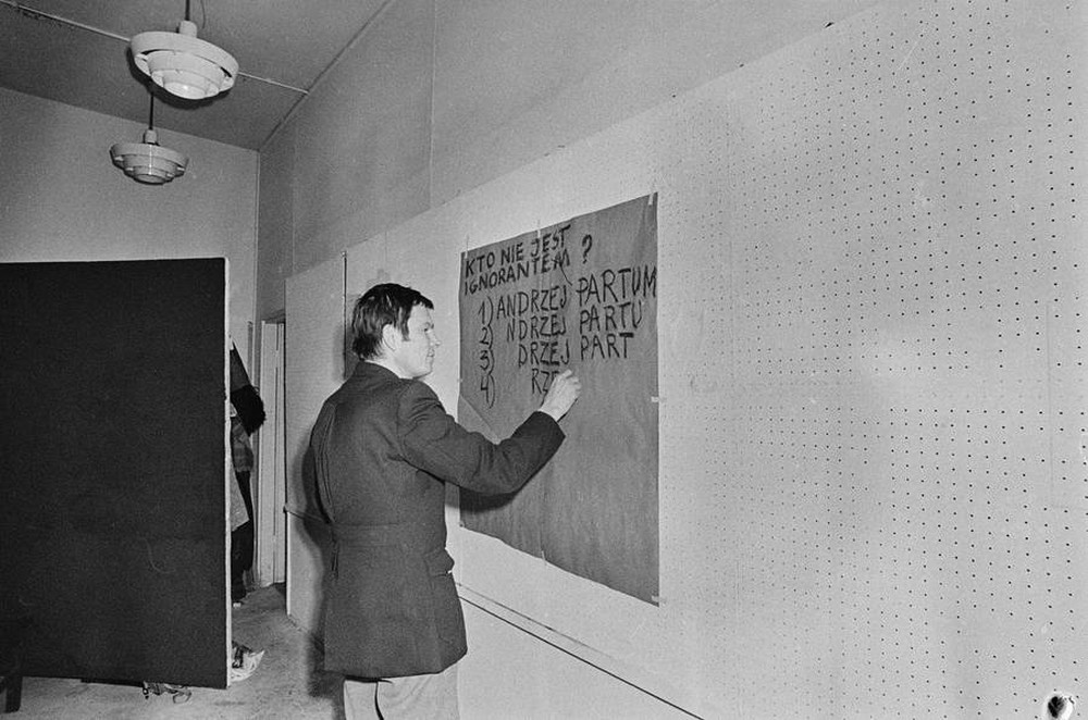 Andrzej Partum, &bdquo;Lista ignorantów kultury i sztuki&rdquo;, Galeria Repassage, Warszawa, 1973