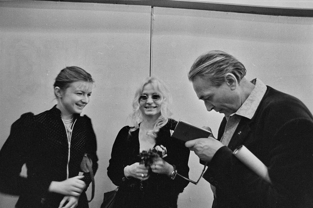 Natalia LL, &bdquo;Sztuka konsumpcyjna&rdquo;, wystawa i projekcja film&oacute;w, Galeria Wsp&oacute;łczesna, Warszawa 1975