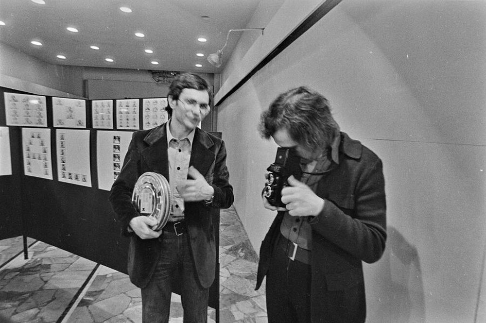 Natalia LL, &bdquo;Sztuka konsumpcyjna&rdquo;, wystawa i projekcja film&oacute;w, Galeria Wsp&oacute;łczesna, Warszawa 1975