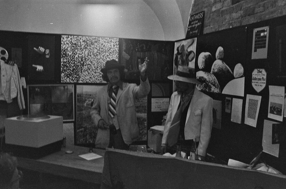 Jacek Kryszkowski, Adam Rzepecki „Pozbędziemy się dzieł sztuki światowej i rodzimej jakie znajdują się w naszym zasięgu”, Mała Galeria, Warszawa, 1985