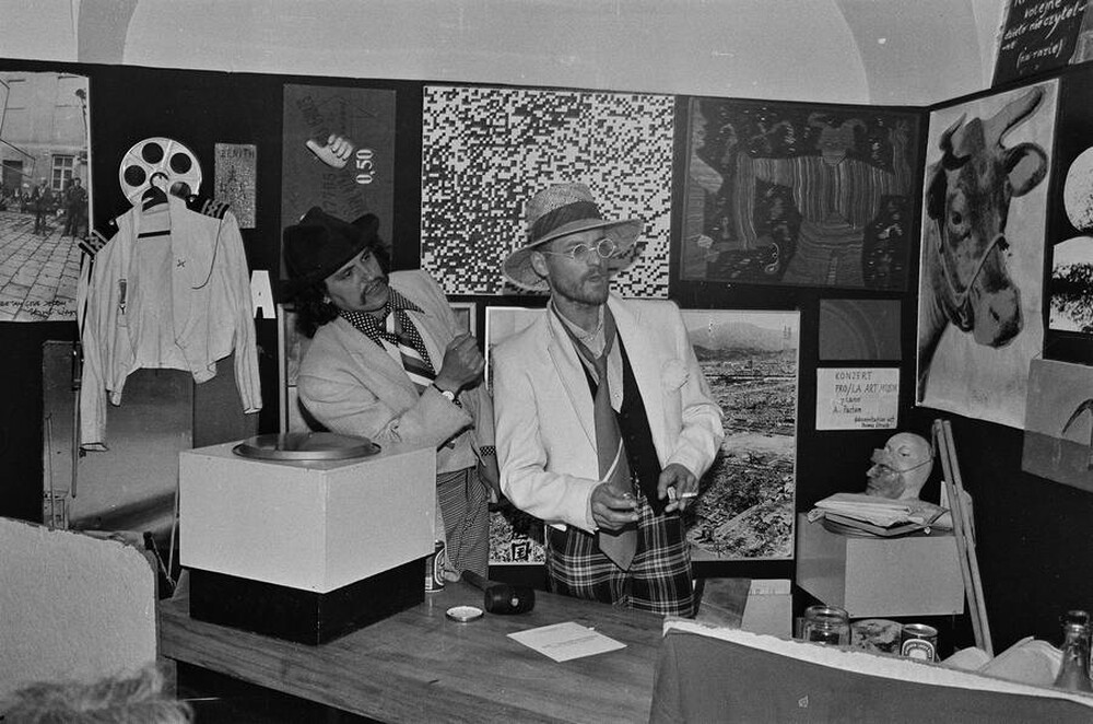 Jacek Kryszkowski, Adam Rzepecki &bdquo;Pozbędziemy się dzieł sztuki światowej i rodzimej jakie znajdują się w naszym zasięgu&rdquo;, Mała Galeria, Warszawa, 1985