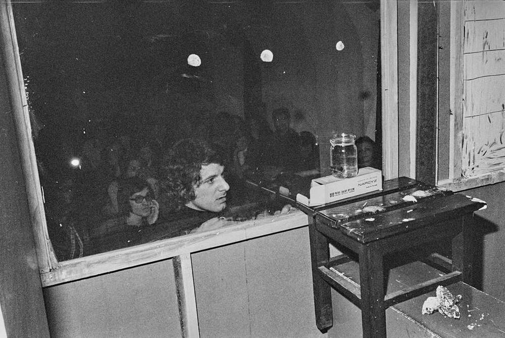 Krzysztof Zarębski, performance, Sigma Gallery, Warsaw, 1973