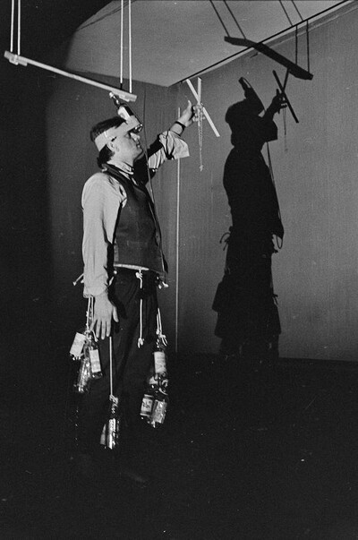 Władysław Kaźmierczak, performans, Galeria Stodoła, Warszawa, 1986