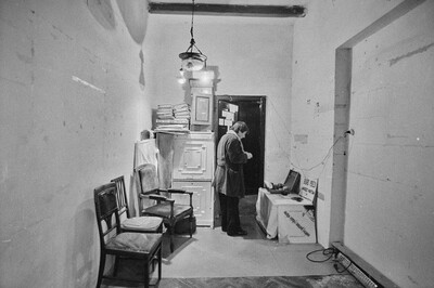 "Live Gallery", Andrzej Partum, Poetry Office (Poznańska Street), Warsaw, 1974