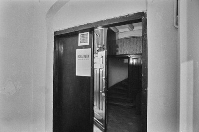 "Live Gallery", Andrzej Partum, Poetry Office (Poznańska Street), Warsaw, 1974