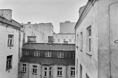 "Live Gallery", Andrzej Partum, Poetry Office (Poznańska Street), Warsaw, 1974