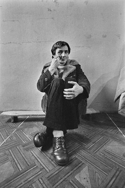 "Live Gallery", Andrzej Partum, Poetry Office (Poznańska Street), Warsaw, 1974