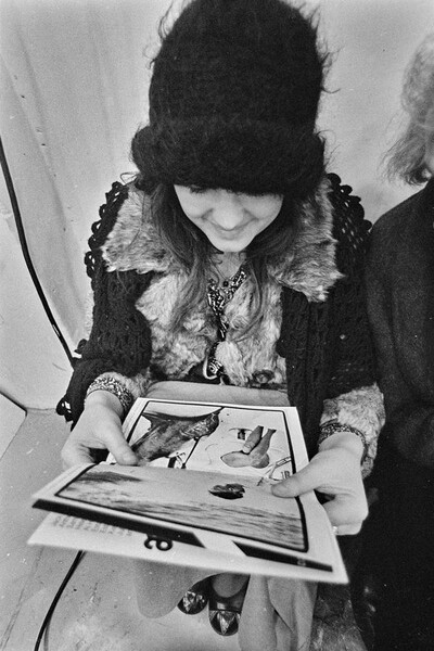 "Live Gallery", Andrzej Partum, Poetry Office (Poznańska Street), Warsaw, 1974