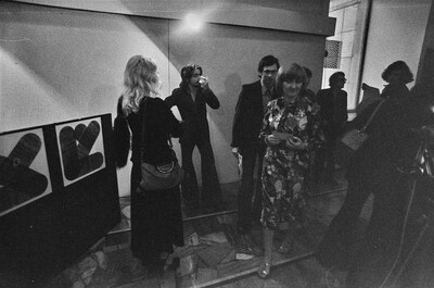 Natalia LL, &bdquo;Sztuka konsumpcyjna&rdquo;, wystawa i projekcja film&oacute;w, Galeria Wsp&oacute;łczesna, Warszawa 1975