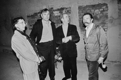 Manhattan Dungeons, or the Art of Other Media exhibition, garages, Ł&oacute;dź, 1989