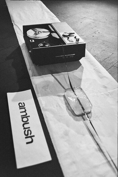 Krzysztof Zarębski, performance &bdquo;Ambush&rdquo;, Galeria Repassage, Warszawa, 1974