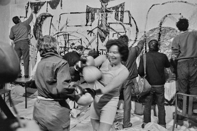 &bdquo;Wsp&oacute;lne malowanie&rdquo;, happening w Galerii Stodoła, Warszawa, 1986
