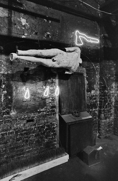 Wystawa &bdquo;Co słychać&rdquo;, dawna Fabryka Norblina, Warszawa, 1987