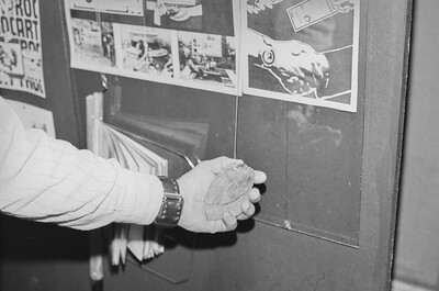 Wystawa &bdquo;Formy Aktywności Artystycznej&rdquo;, Galeria Wsp&oacute;łczesna, Warszawa, lata 70.