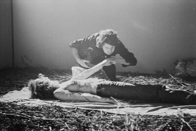 Krzysztof Zarębski, performans &bdquo;Kwiaty&rdquo;, Liga Kobiet, Warszawa, 1971