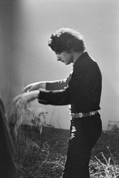 Krzysztof Zarębski, performance of "Flowers", Women's League Club, Warsaw, 1971