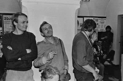 Jacek Kryszkowski, Adam Rzepecki &bdquo;Pozbędziemy się dzieł sztuki światowej i rodzimej jakie znajdują się w naszym zasięgu&rdquo;, Mała Galeria, Warszawa, 1985