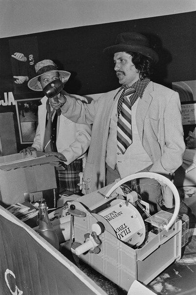 Jacek Krzyszkowski, Adam Rzepecki, "We will get rid of the world and native artworks within our reach", Mała Gallery, Warsaw, 1985