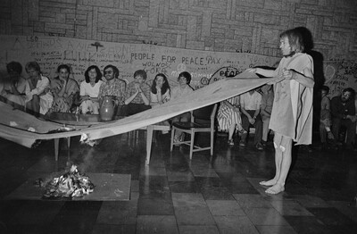 Jerzy Bereś &bdquo;Msza polityczna&rdquo;, w ramach &bdquo;Sztuki faktu&rdquo;, Bydgoszcz, 1981