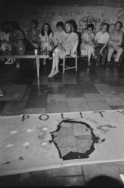 Jerzy Bereś &bdquo;Msza polityczna&rdquo;, w ramach &bdquo;Sztuki faktu&rdquo;, Bydgoszcz, 1981