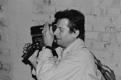 Wystawa &bdquo;Lochy Manhattanu, czyli sztuka innych medi&oacute;w&rdquo;, garaże, Ł&oacute;dź, 1989